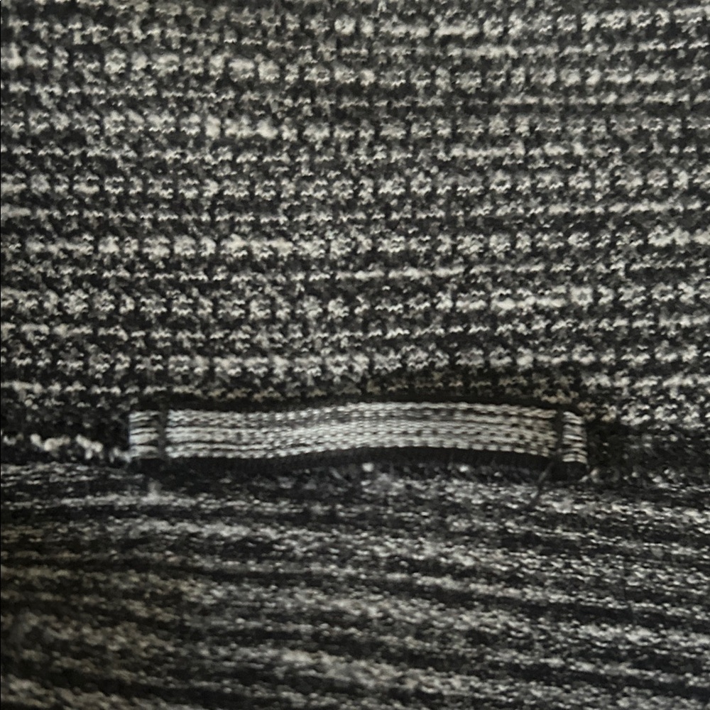 Lululemon Women's Gray Long Sleeve Top No Tags ,Measured XSmall - Picture 8 of 9